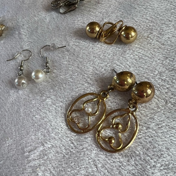 Vintage 6 pairs fashion earrings clip ons and pierced - Picture 3 of 4